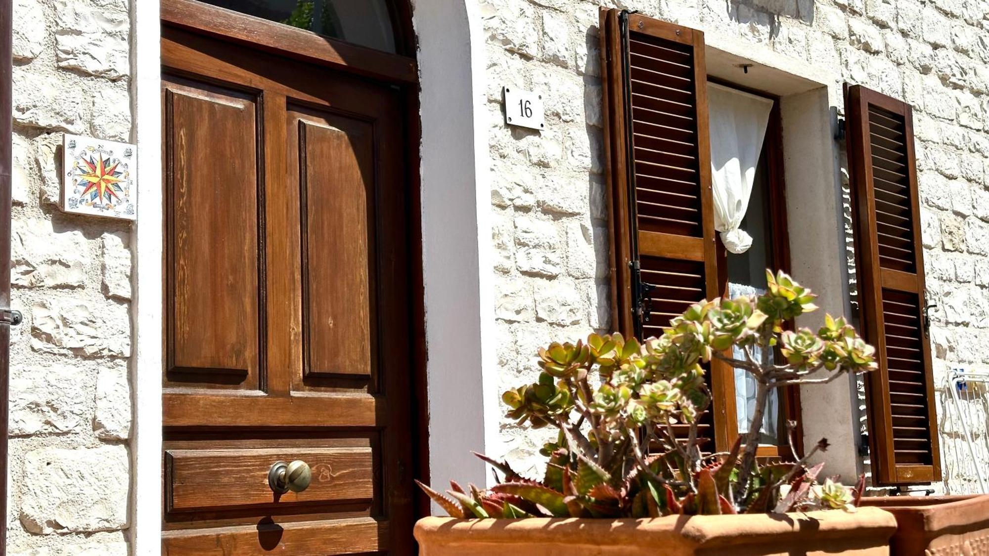 S178 - Sirolo, Delizioso Cielo-Terra Con Ingresso Indipendente Appartement Buitenkant foto